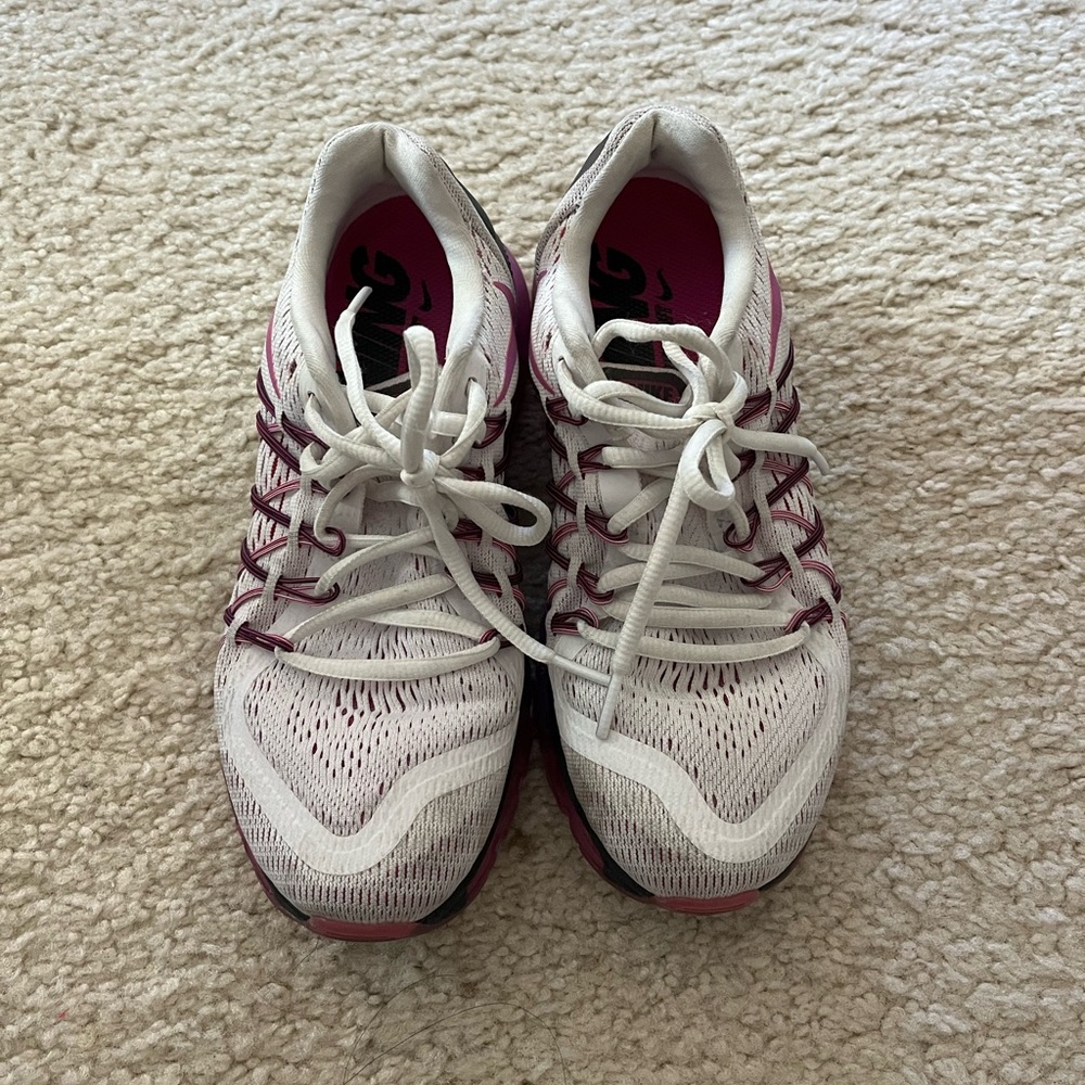 💛 Nike womens max size 7